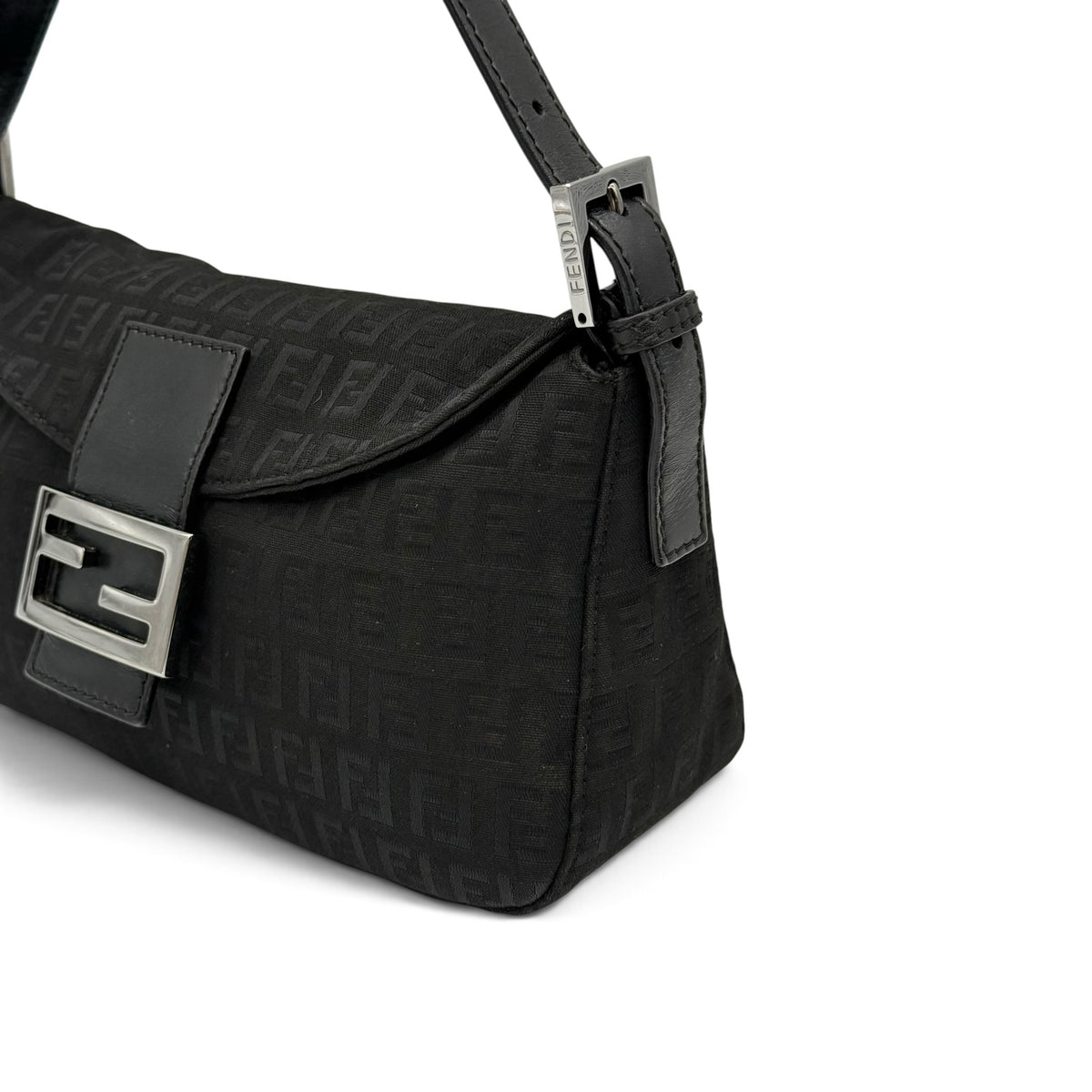 Borsa a spalla Borse Vintage FENDI Baguette nera in tessuto tecnico con logo monogrammato e fibbia metallica