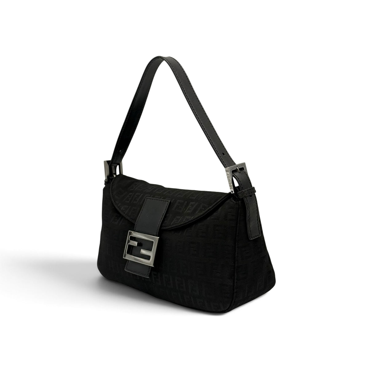 Borsa a spalla Borse Vintage FENDI Baguette nera in tessuto tecnico monogrammato con dettagli in pelle e fibbia logo