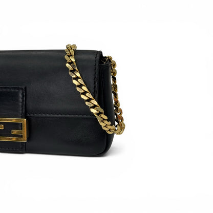 Borsa a spalla Borse Vintage Fendi Baguette in pelle nera con logo FF dorato e tracolla a catena