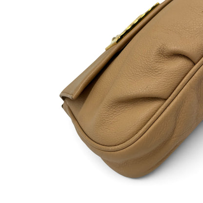 Borsa a spalla Borse Vintage FENDI in pelle color nude con dettagli plissettati e logo metallico dorato