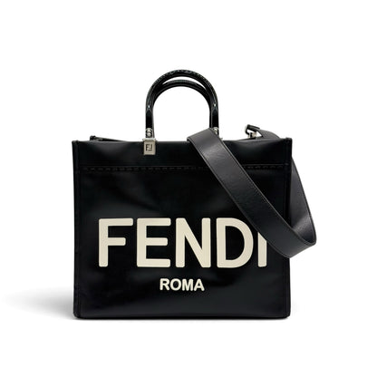 Borsa tote Borse Vintage Fendi in pelle nera con logo bianco in rilievo, manici rigidi e tracolla rimovibile.