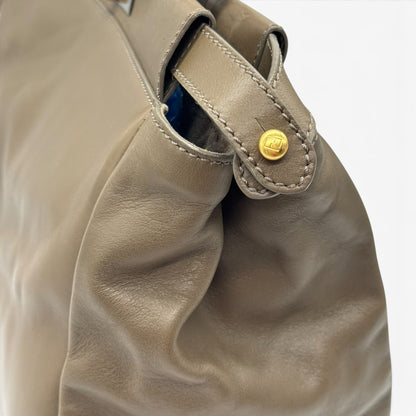 Borsa a mano Borse Vintage Fendi Peekaboo in pelle color tortora con dettagli metallici dorati e cuciture artigianali