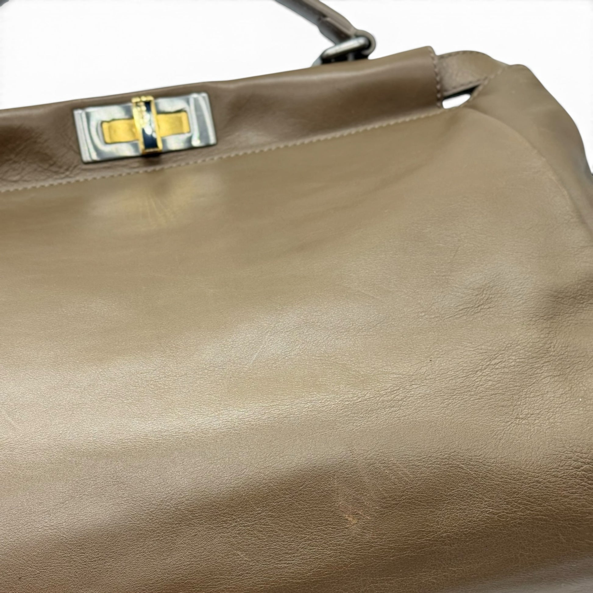 Borsa a mano FENDI Peekaboo Borse Vintage in pelle color tortora con chiusura a girello metallica