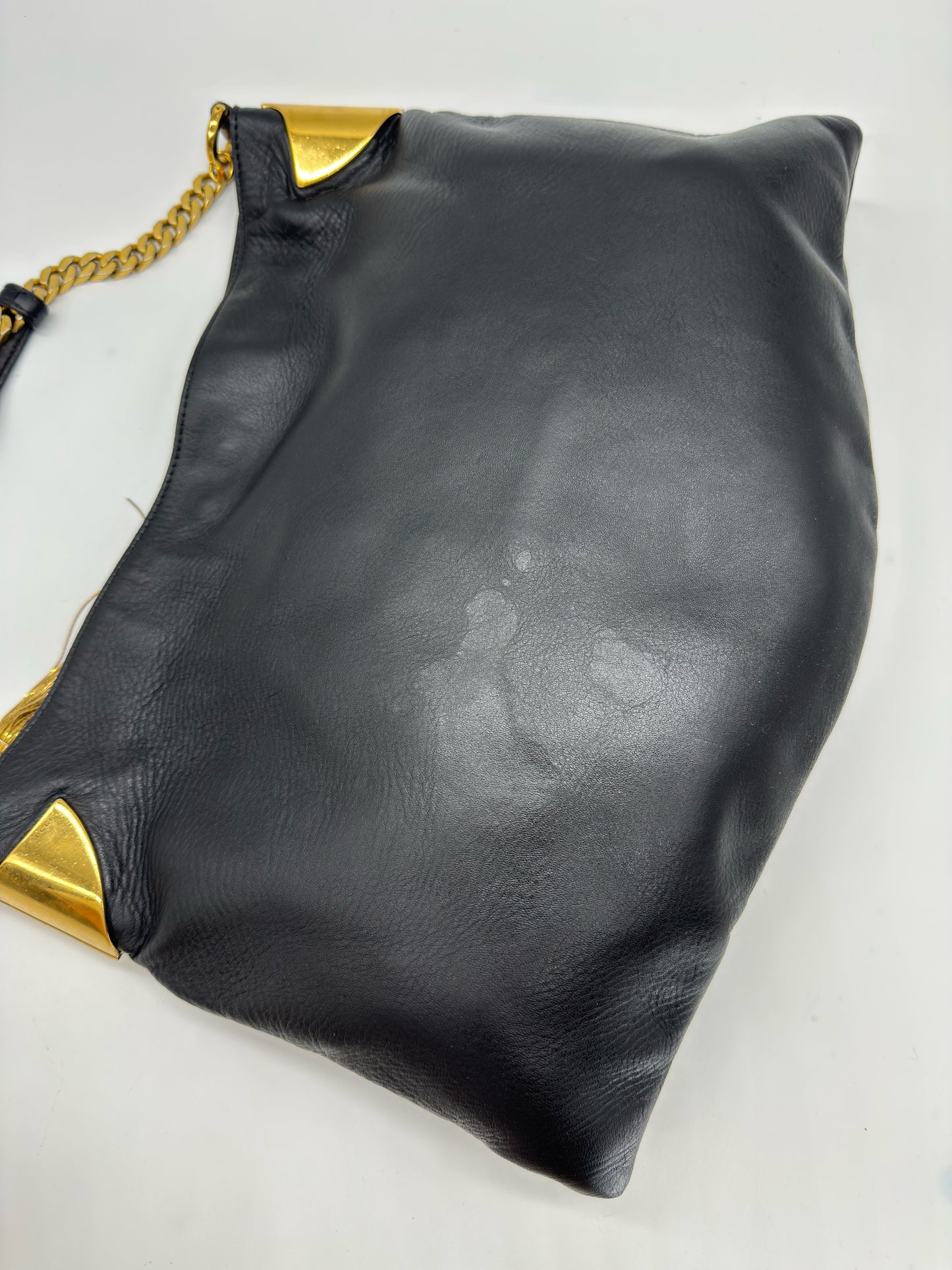 Borsa a spalla Borse Vintage Gucci in pelle nera con dettagli metallici dorati e tracolla a catena