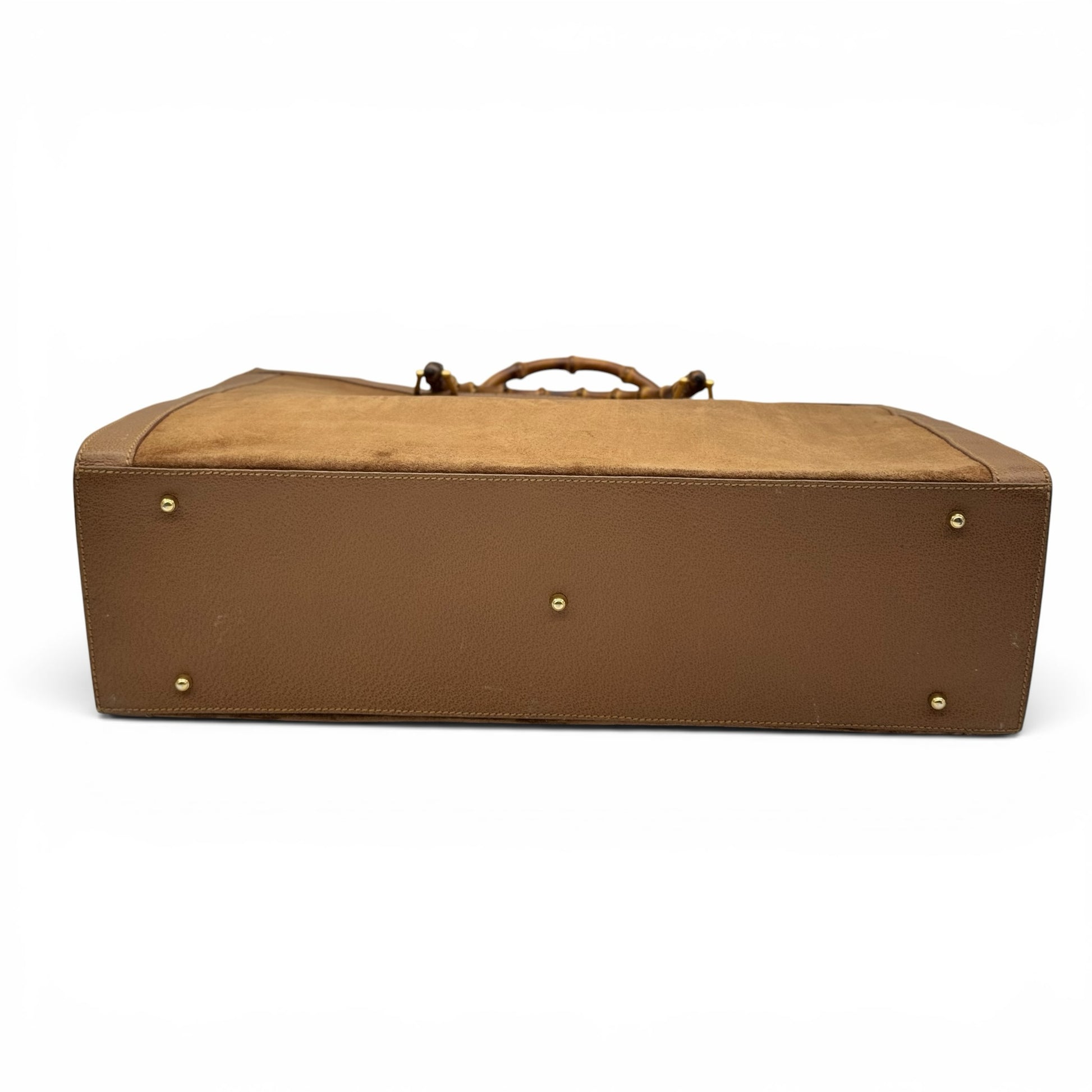 Base della borsa tote Borse Vintage Gucci in pelle scamosciata marrone con piedini metallici protettivi