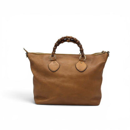 Borsa tote Borse Vintage Gucci in pelle martellata color cuoio con iconici manici in bambù e finiture dorate