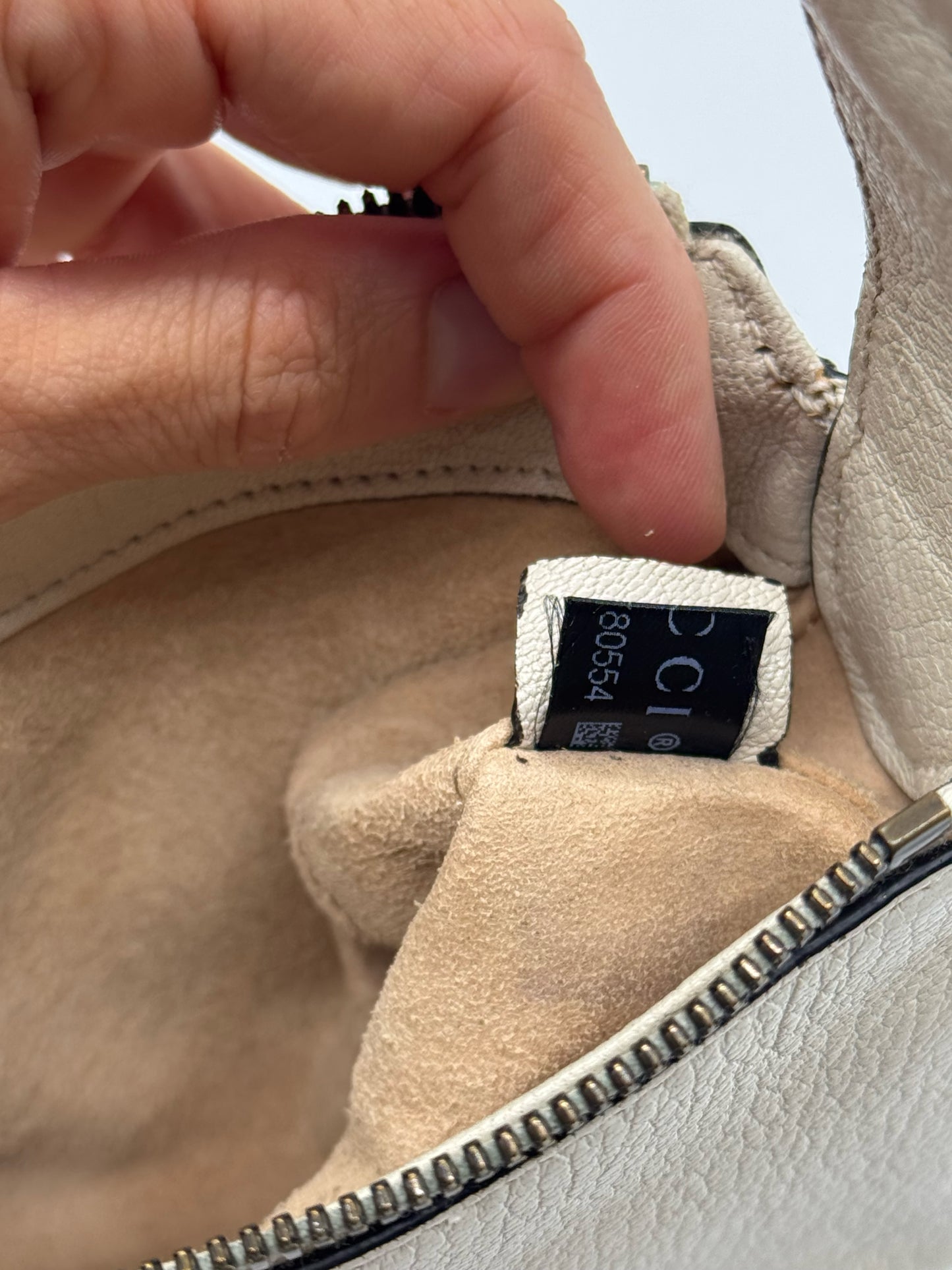 Etichetta interna con codice di autenticita della borsa a spalla Borse Vintage Gucci Ophidia in pelle avorio