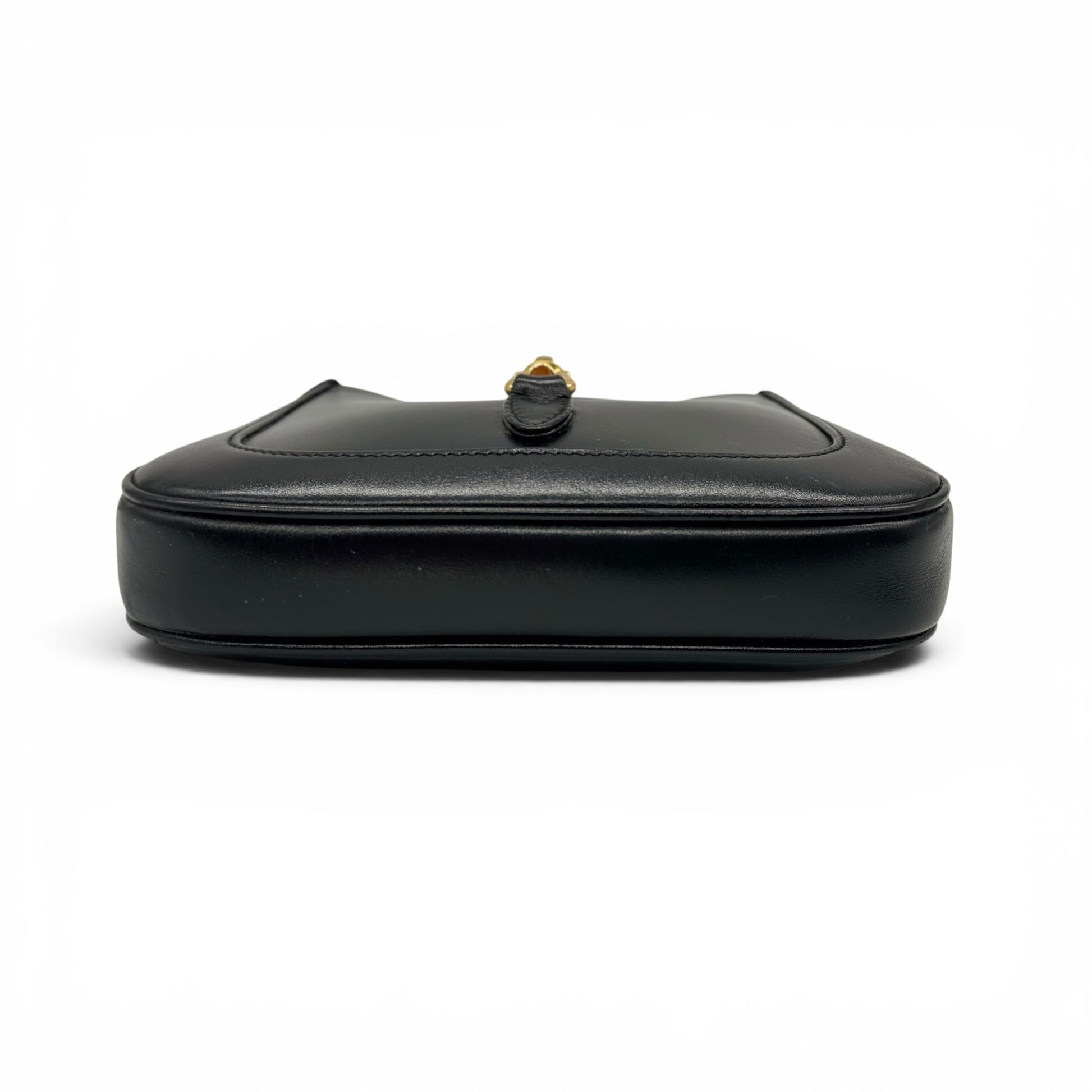 Borsa a spalla Borse Vintage Gucci Jackie 1961 in pelle nera liscia con chiusura a pistone dorata vista dal basso