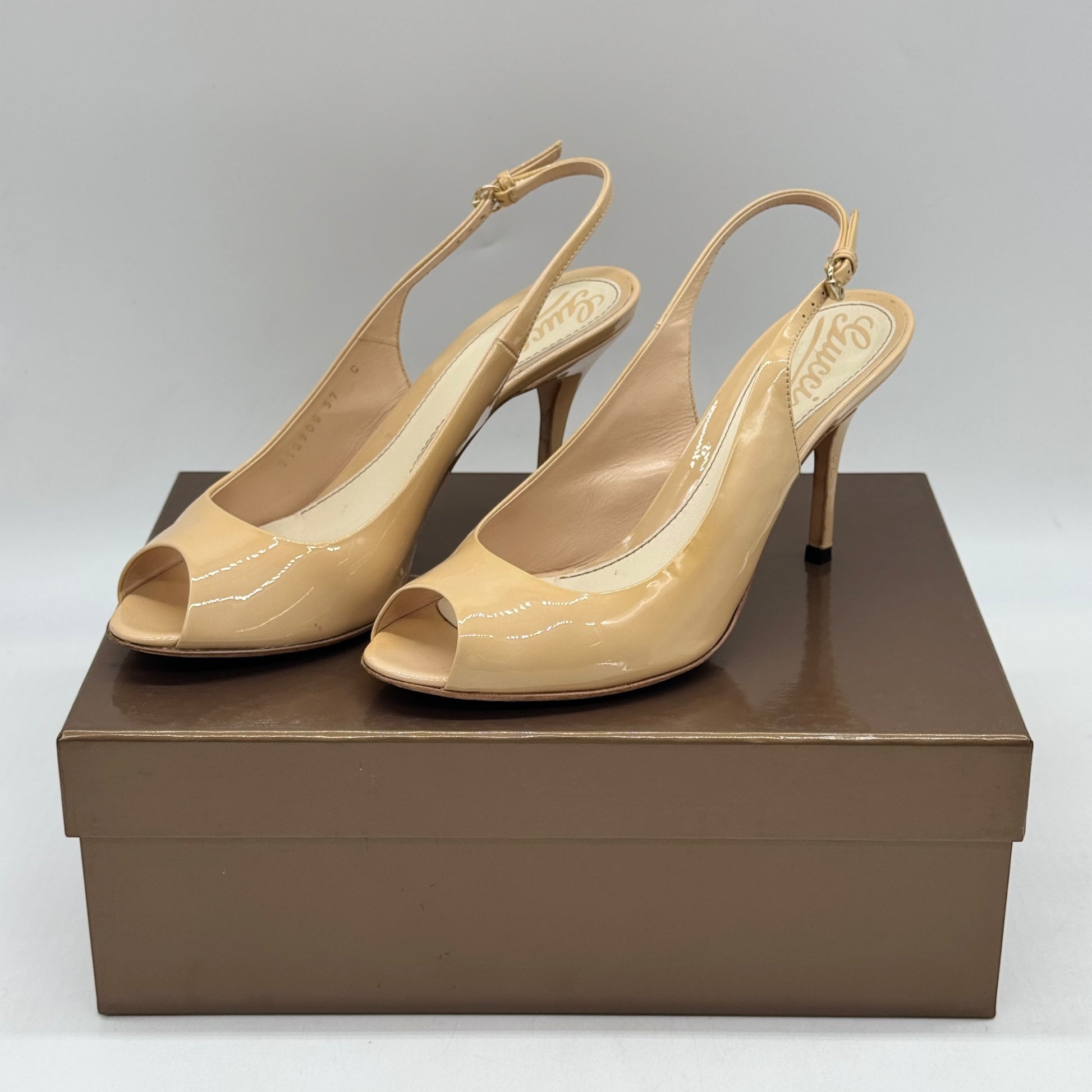 Décolleté slingback Borse Vintage Gucci in vernice nude con peep-toe e tacco a stiletto su scatola originale