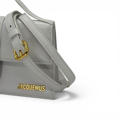 Borsa a tracolla Borse Vintage Jacquemus in pelle grigio chiaro con logo metallico dorato e fibbia elegante
