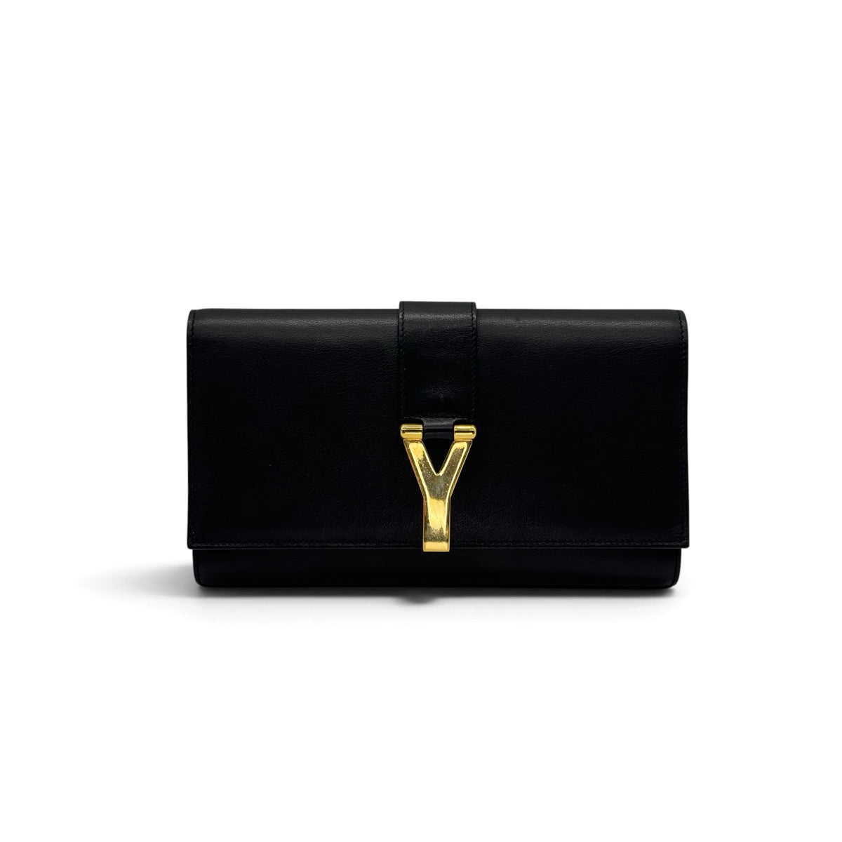 Pochette Borse Vintage Yves Saint Laurent in pelle nera con iconico logo Y metallico dorato su sfondo bianco