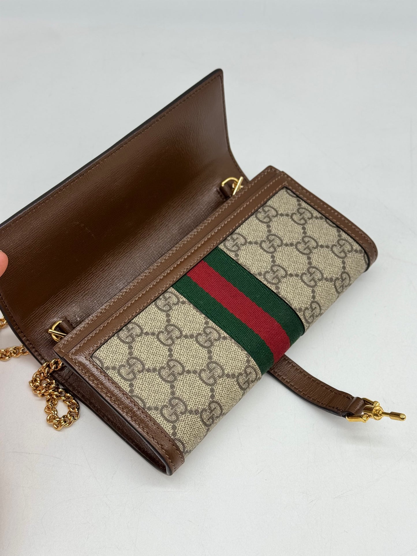 Portafoglio a tracolla Borse Vintage Gucci Jackie in tela GG Supreme con nastro Web, finiture in pelle e catena oro