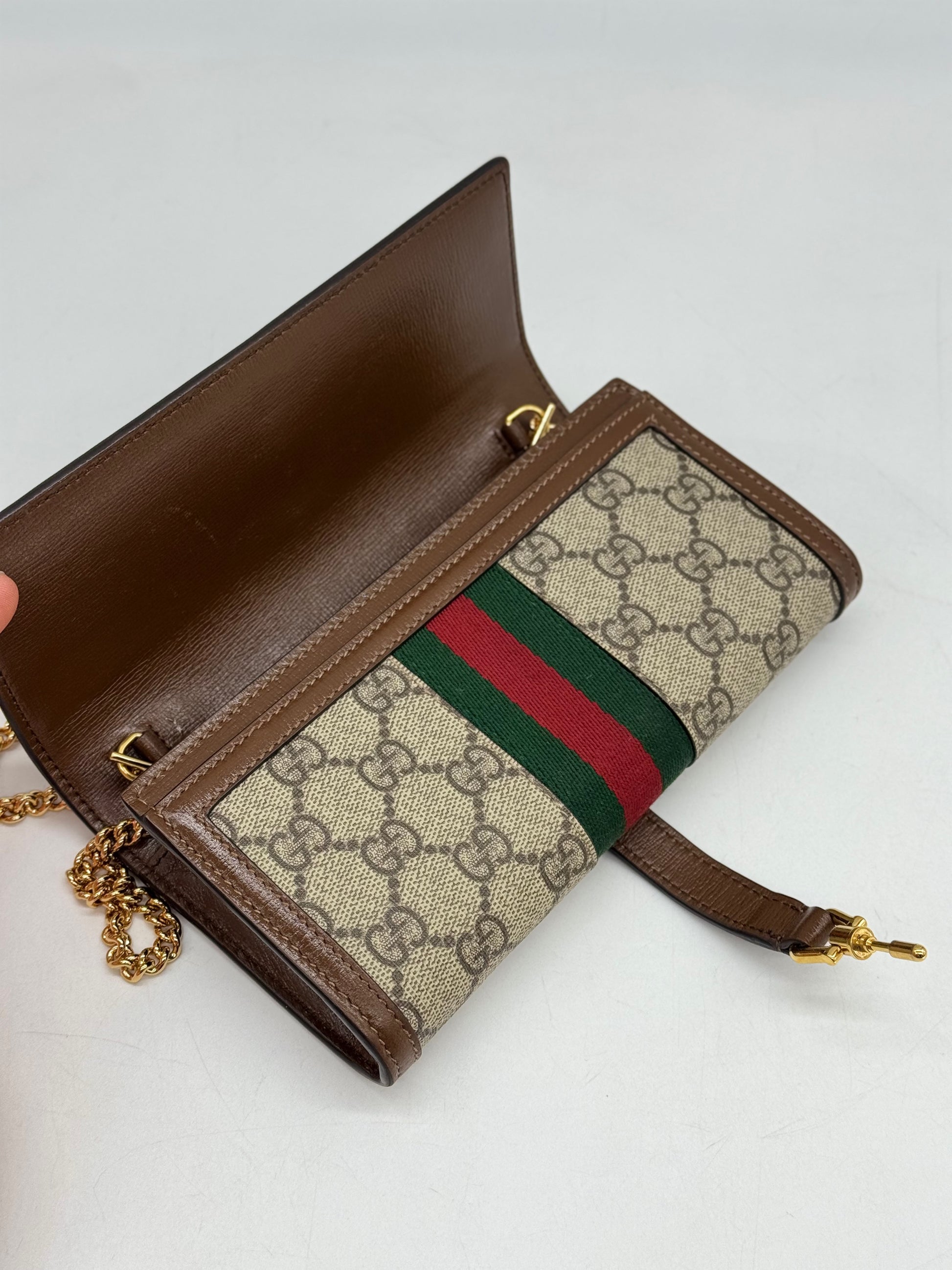 Portafoglio a tracolla Borse Vintage Gucci Jackie in tela GG Supreme con nastro Web, finiture in pelle e catena oro