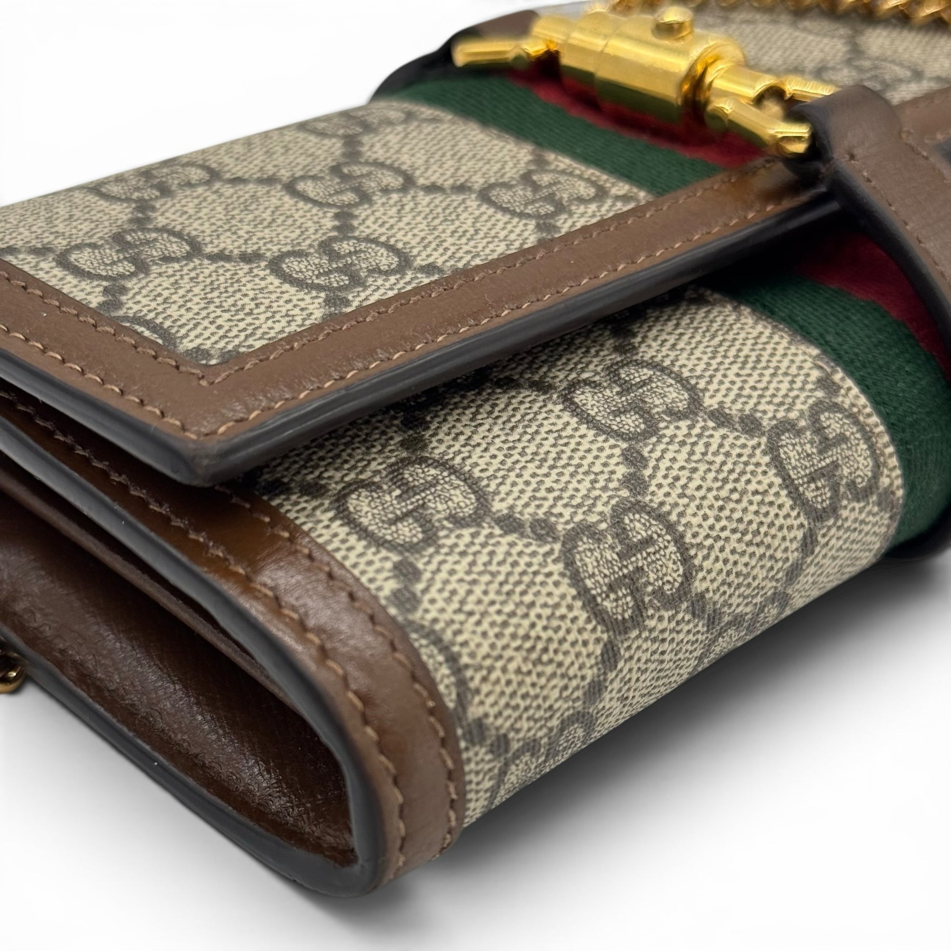 Portafoglio a tracolla Borse Vintage Gucci Jackie in tela GG Supreme con nastro Web, finiture in pelle e chiusura oro