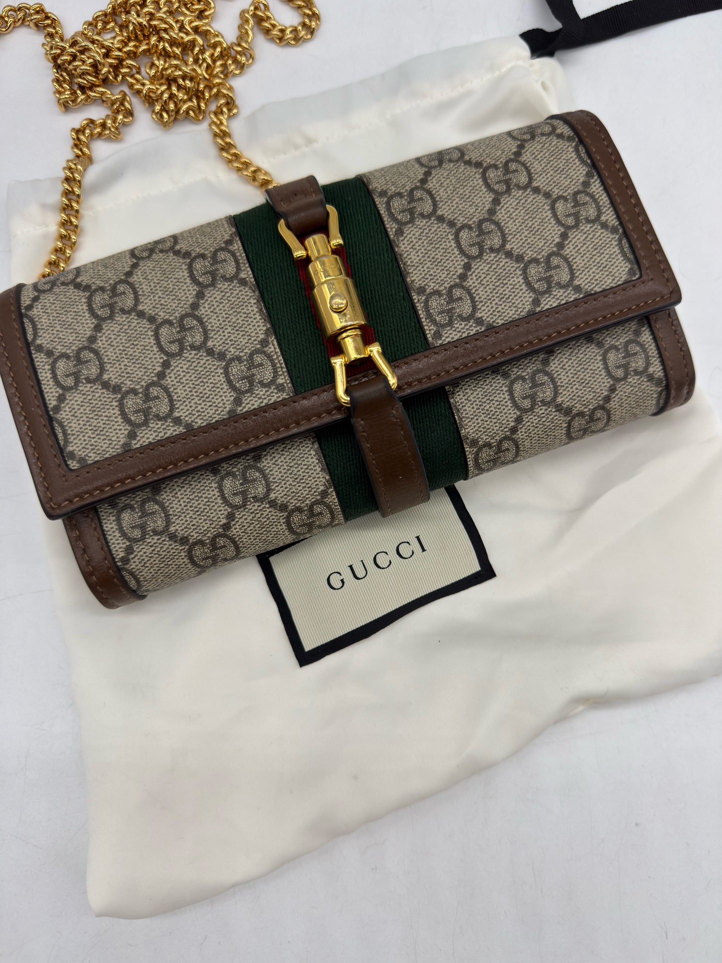 Portafoglio a tracolla Borse Vintage Gucci Jackie in tela GG Supreme con nastro Web, finiture in pelle e catena oro