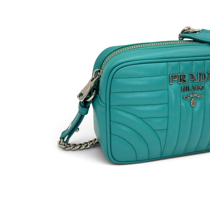 Borsa a tracolla Borse Vintage Prada in pelle trapuntata verde smeraldo con catena metallica e logo frontale