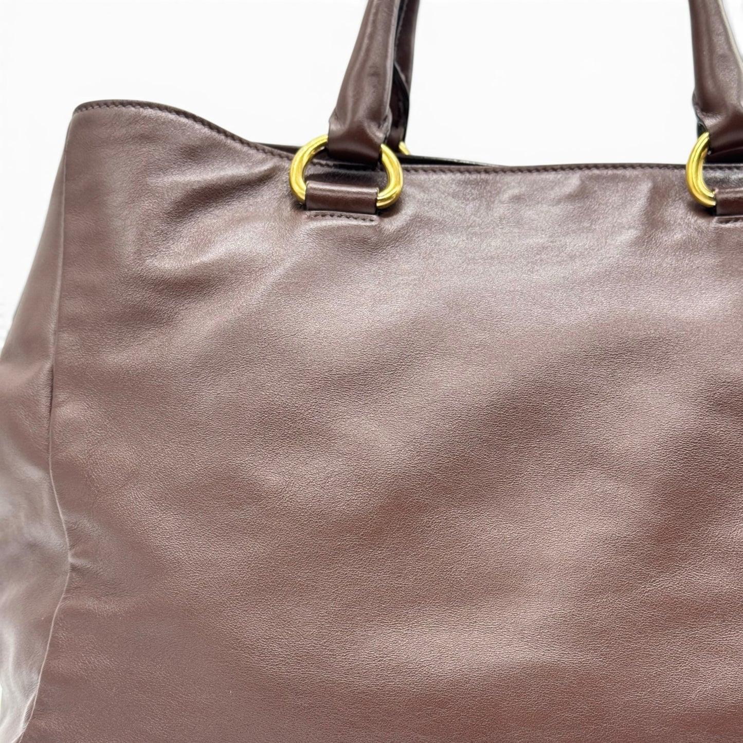Borsa tote Borse Vintage Prada in pelle marrone con dettagli in metallo dorato e manici strutturati