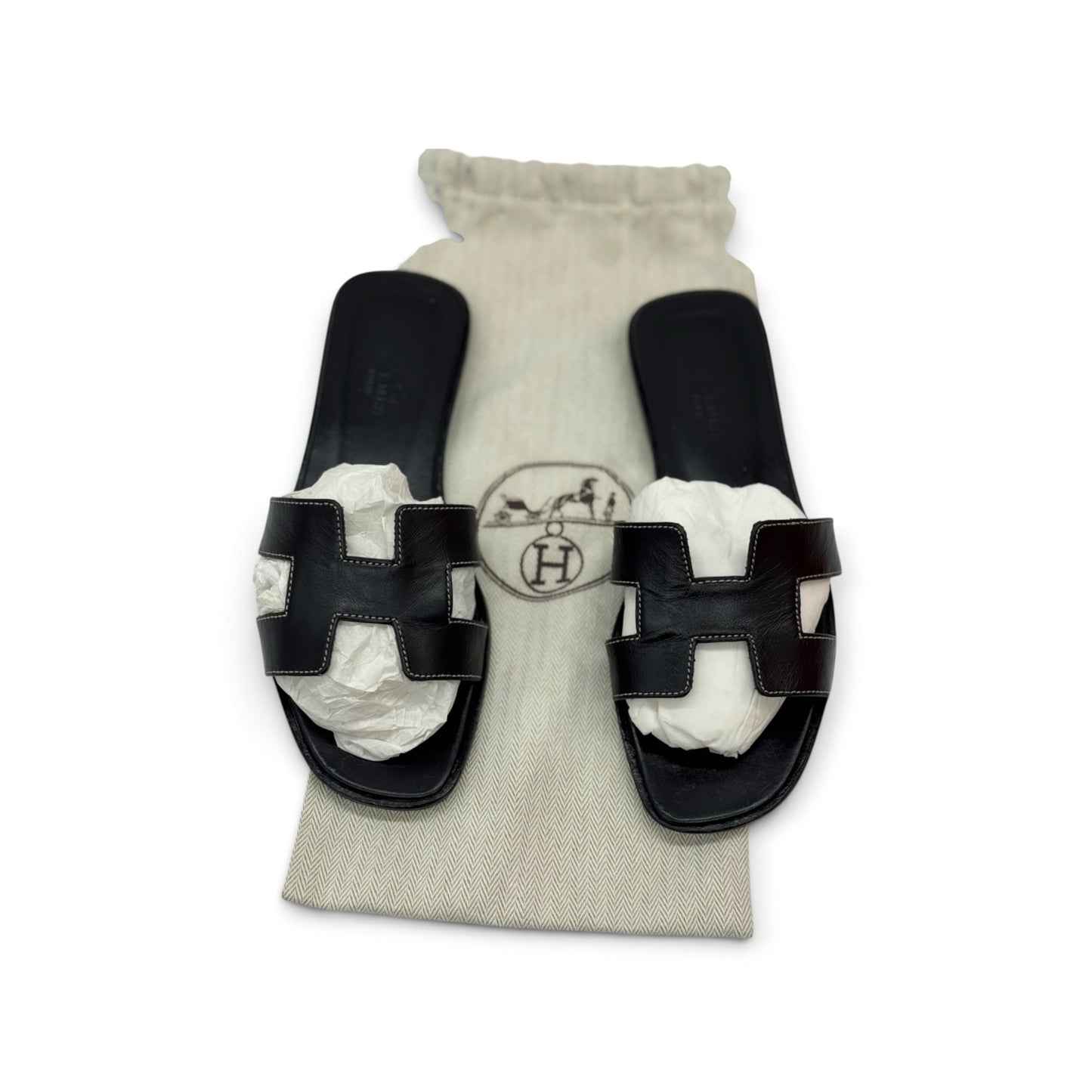 Sandali bassi Borse Vintage in pelle nera con iconico design a H e cuciture a contrasto su sacchetto protettivo