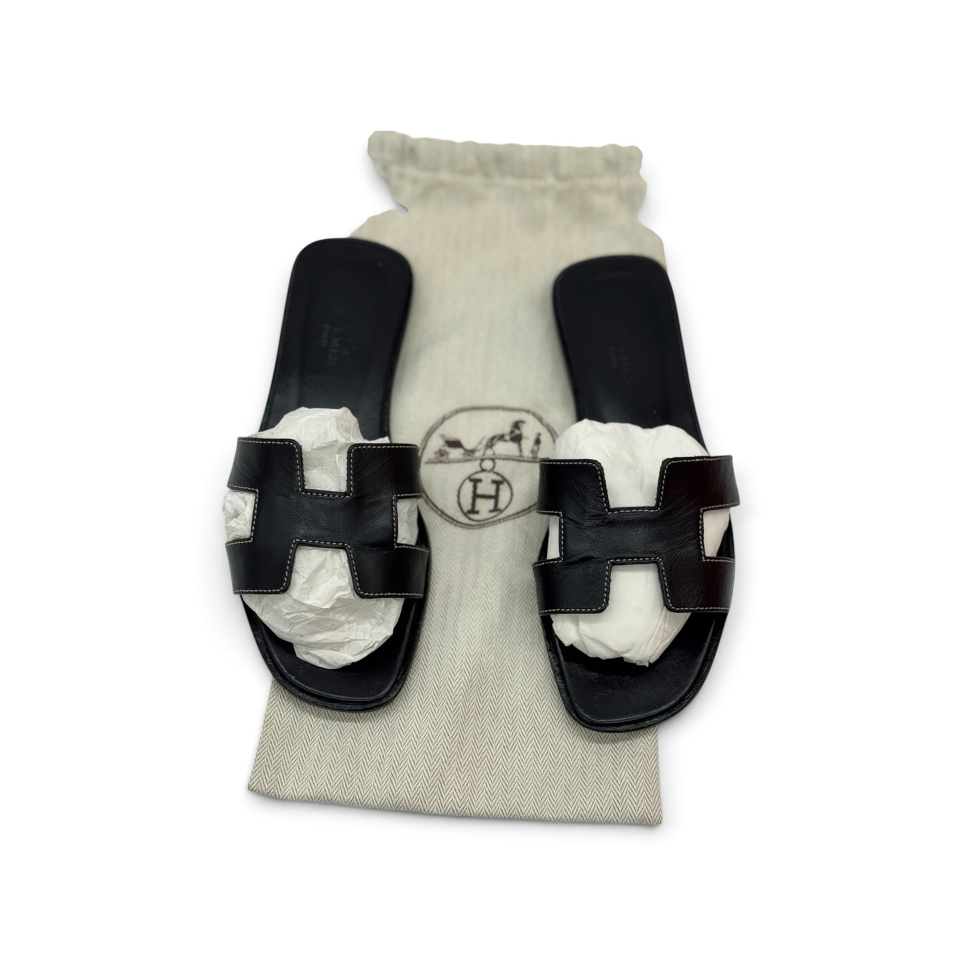 Sandali bassi Borse Vintage in pelle nera con iconico design a H e cuciture a contrasto su sacchetto protettivo
