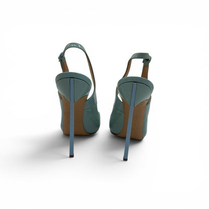 Slingback Borse Vintage Casadei in vernice azzurro pastello con tacco a stiletto scultoreo e cinturino regolabile