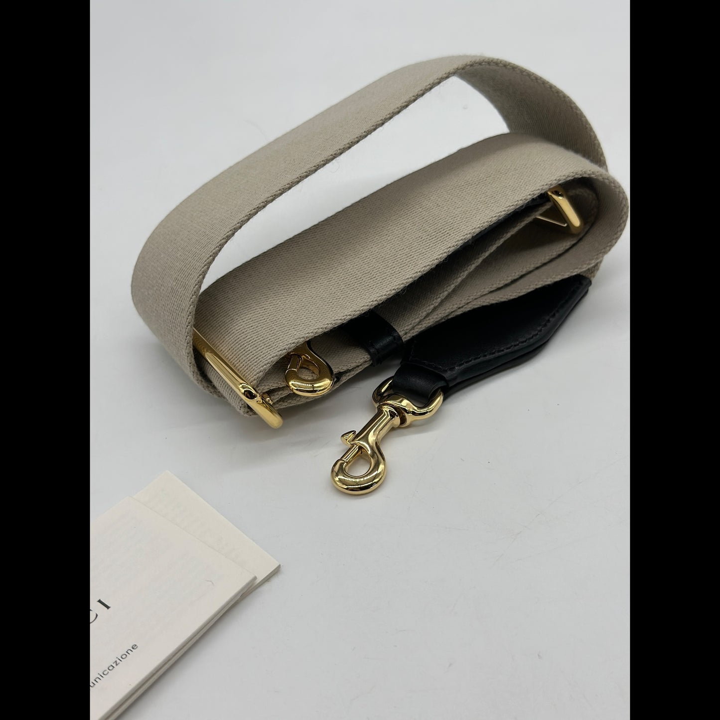 Tracolla regolabile in tessuto beige con ganci in metallo dorato per borsa Borse Vintage Gucci GG Matelassé